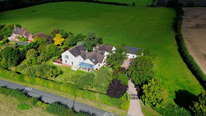 4 Bedroom Detached House For Sale In New Road Alderminster Stratford-upon-Avon, Warwickshire, CV37