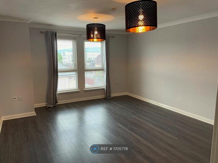 2 Bedroom Flat To Rent In Dean Court, Clydebank, G81