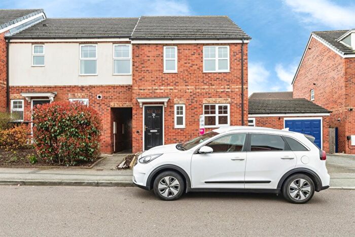 3 Bedroom Semi Detached House For Sale In Kingsway, Grimethorpe, Barnsley, S72