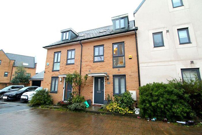 4 Bedroom Town House For Sale In Wood Leaze, Charlton Hayes, BS34
