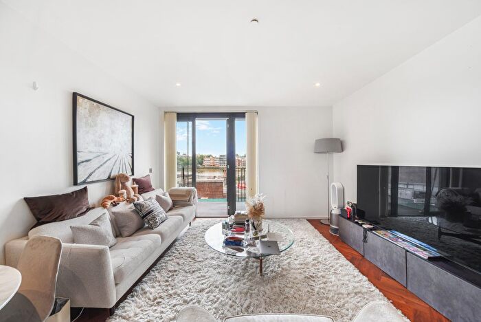 2 Bedroom Flat For Sale In New Union Square, Nine Elms, SW11