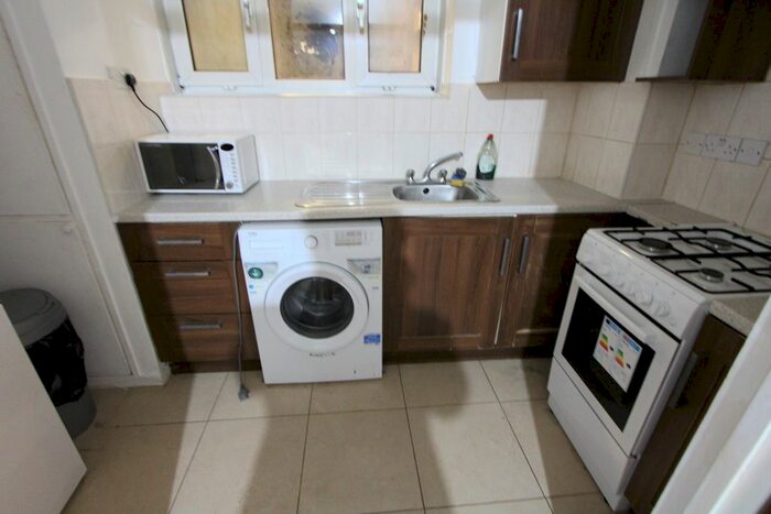 2 Bedroom Flat To Rent In Augustus Street, London, NW1