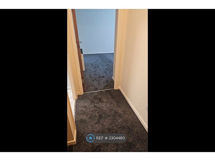 1 Bedroom Flat To Rent In Frobisher Road, Erith, DA8