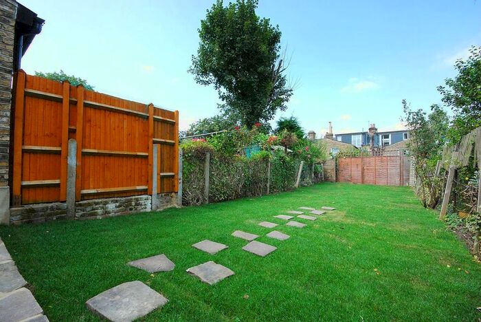 4 Bedroom Property To Rent In Dunstans Road, East Dulwich, London, SE22