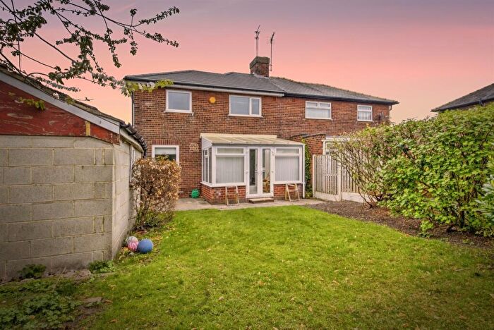 3 Bedroom Semi-Detached House For Sale In Primley Park Lane, Leeds, LS17