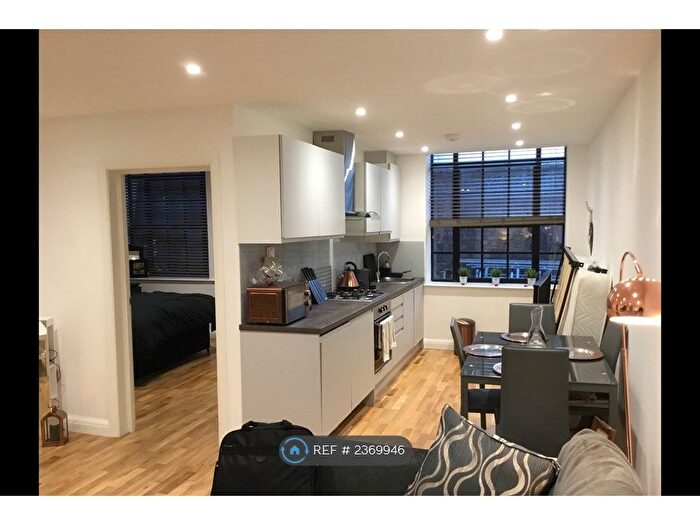 1 Bedroom Flat To Rent In Oakfield House, London, E17