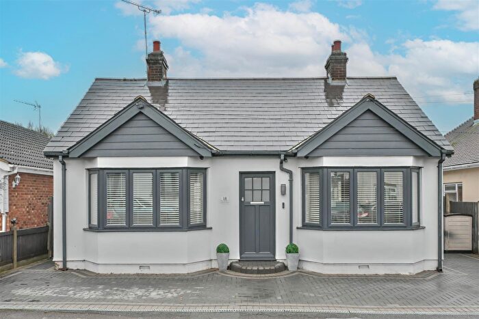 3 Bedroom Detached Bungalow For Sale In Windsor Road, Pilgrims Hatch, Brentwood, CM15