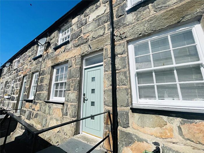 2 Bedroom Terraced House For Sale In High Street, Tremadog, Porthmadog, Gwynedd, LL49