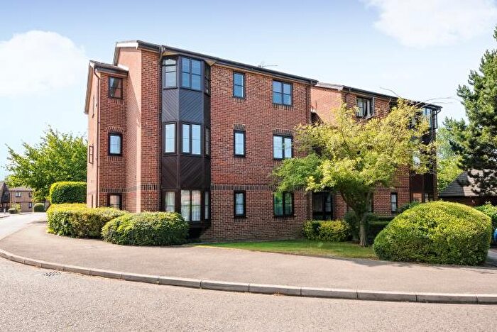 1 Bedroom Apartment For Sale In Poets Chase, Aylesbury, HP21
