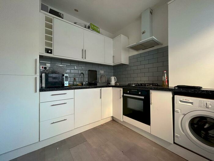 5 Bedroom House To Rent In Picton Road, L15