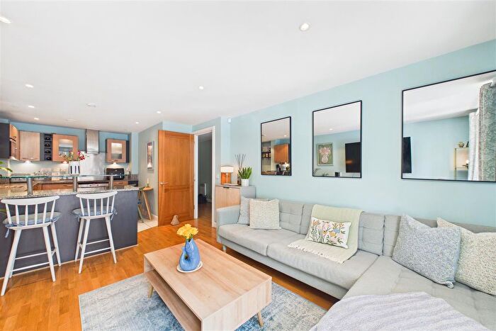 1 Bedroom Flat For Sale In Merchants Road, Clifton, BS8