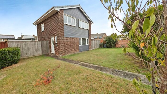 3 Bedroom Detached House For Sale In Robin Way, Chipping Sodbury, Bristol, BS37