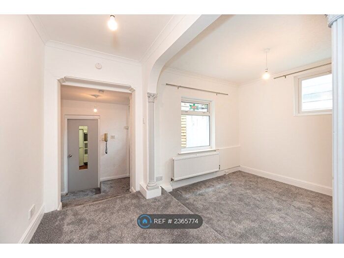 2 Bedroom Flat To Rent In Brockley Road, London, SE4