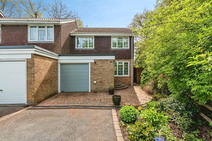 3 Bedroom End Of Terrace House For Sale In St. Evox Close, Rownhams, Southampton, SO16