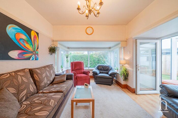 2 Bedroom Bungalow For Sale In Hawthorn Drive, West Kirby, CH48