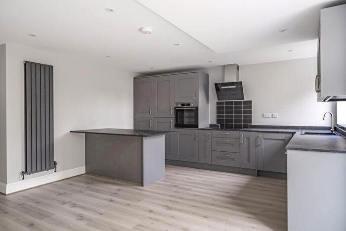 2 Bedroom Flat To Rent In Bladon Close, Oxford, OX2