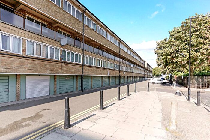 5 Bedroom Flat To Rent In Kedleston Walk, Bethnal Green, E2