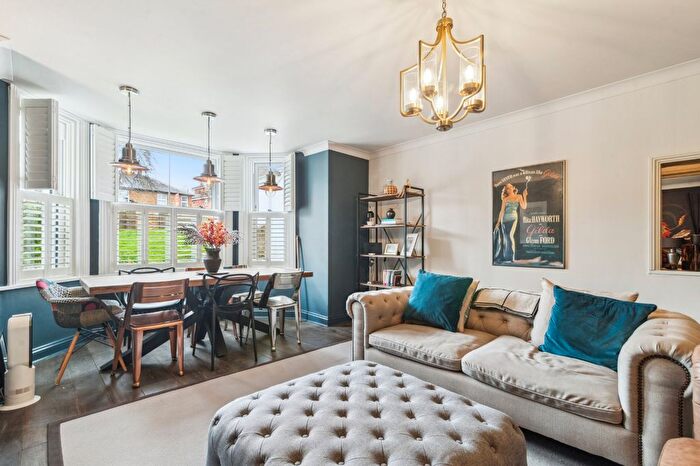 2 Bedroom Flat To Rent In Upper Richmond Road, West Putney, SW15