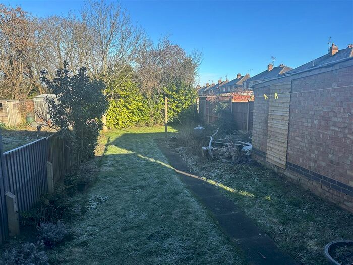 3 Bedroom Semi-Detached House To Rent In Croft Drive, Wigston, LE18