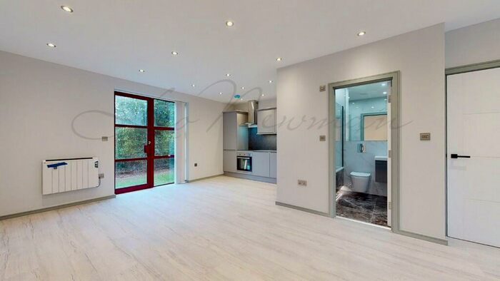 Studio To Rent In Woodlands Business Village, Coronation Road, Basingstoke, Hampshire, RG21