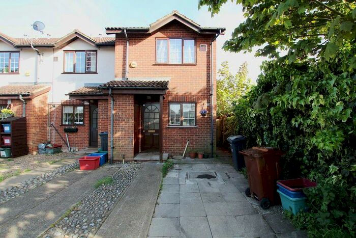 2 Bedroom Terraced House To Rent In Maswell Park Road, Hounslow, TW3