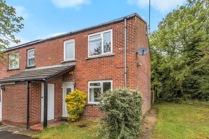 2 Bedroom End Of Terrace House To Rent In Abbots Wood, Headington, OX3