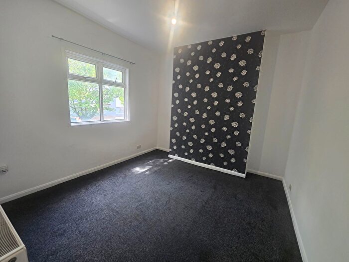 2 Bedroom Flat To Rent In Lower Addiscombe Road, Croydon, CR0