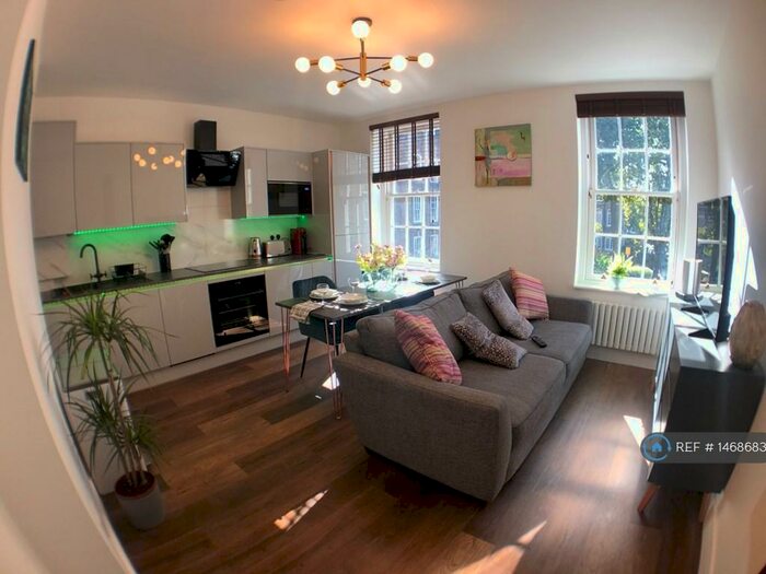 2 Bedroom Flat To Rent In Walnut Tree Walk, London, SE11