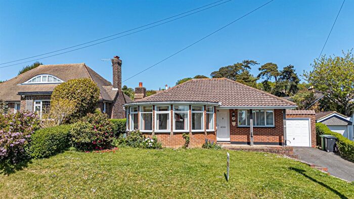 2 Bedroom Detached Bungalow For Sale In Langham Road, Hastings, TN34