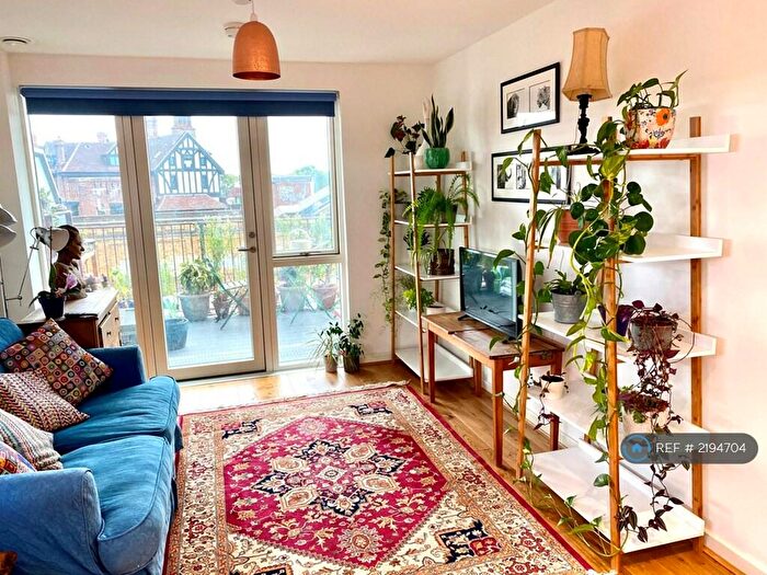 2 Bedroom Flat To Rent In Adenmore Road, London, SE6