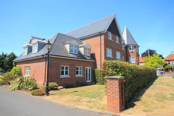 2 Bedroom Flat To Rent In Albany Court Albany Place, Egham, Surrey, TW20