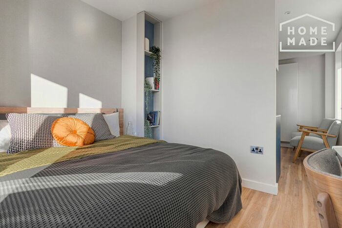 Studio To Rent In Enclave Croydon, CR0