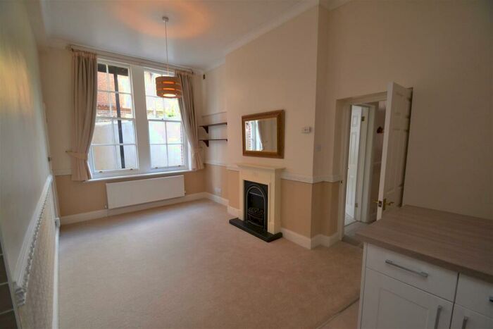 1 Bedroom Flat To Rent In Preston Park Avenue, Brighton, BN1