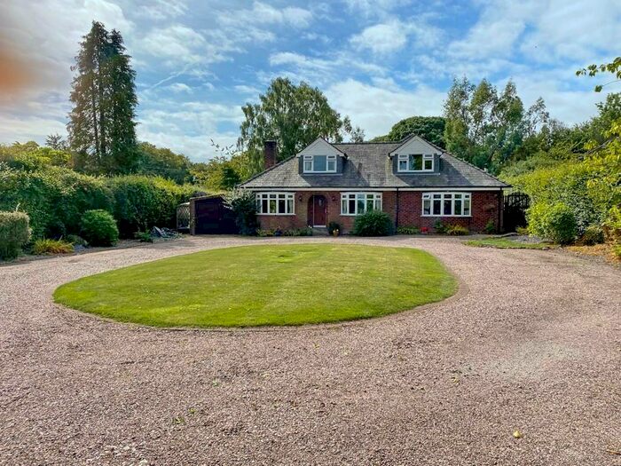 4 Bedroom Detached House For Sale In Vicarage Lane, CH64