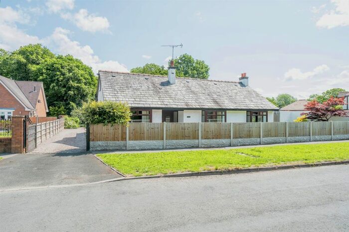 5 Bedroom Detached Bungalow For Sale In Welsh Road, Little Sutton, Ellesmere Port, CH66