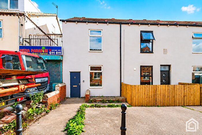 3 Bedroom Terraced House For Sale In Wakefield Road Kinsley, Pontefract, WF9