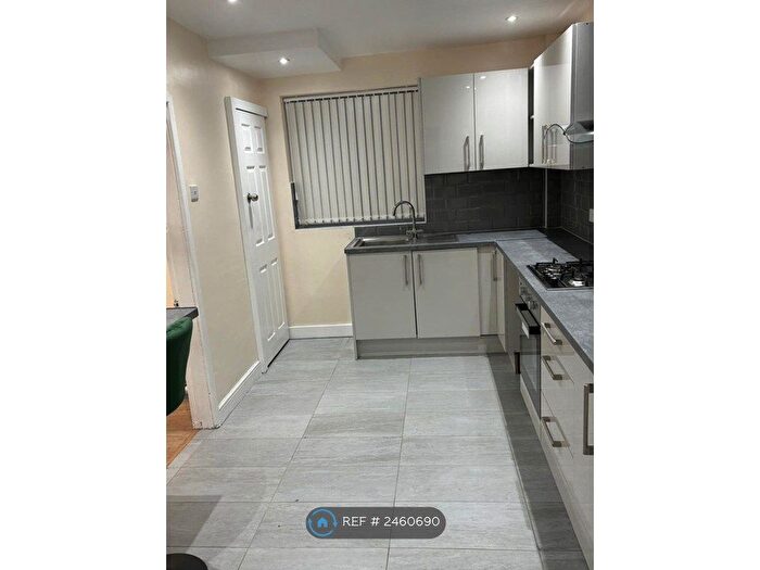 3 Bedroom Semi Detached House To Rent In Glenwyn Avenue, Manchester, M9