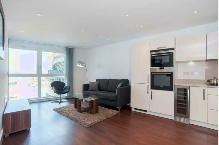 2 Bedroom Apartment To Rent In Waterlow Court, Queensland Road, London, N7