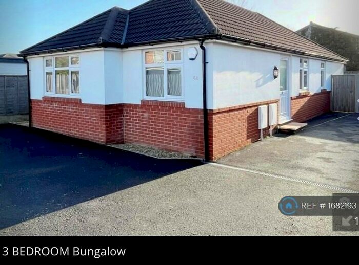 3 Bedroom Bungalow To Rent In Grove Road East, Christchurch, BH23
