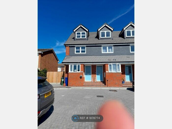 3 Bedroom Semi-Detached House To Rent In Bridge View, Isle Of Sheppey, ME11