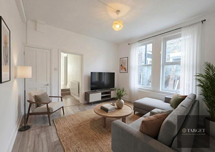 2 Bedroom Flat To Rent In Latymer Road, N9