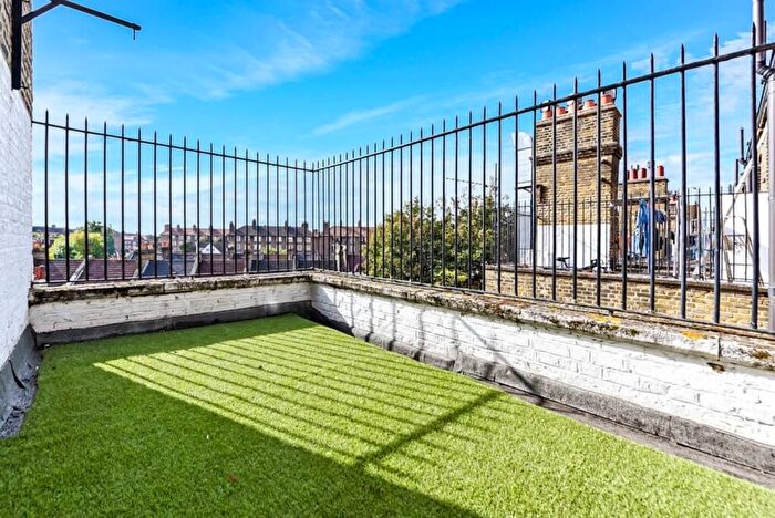 1 Bedroom Flat To Rent In Old Kent Road, London, SE15