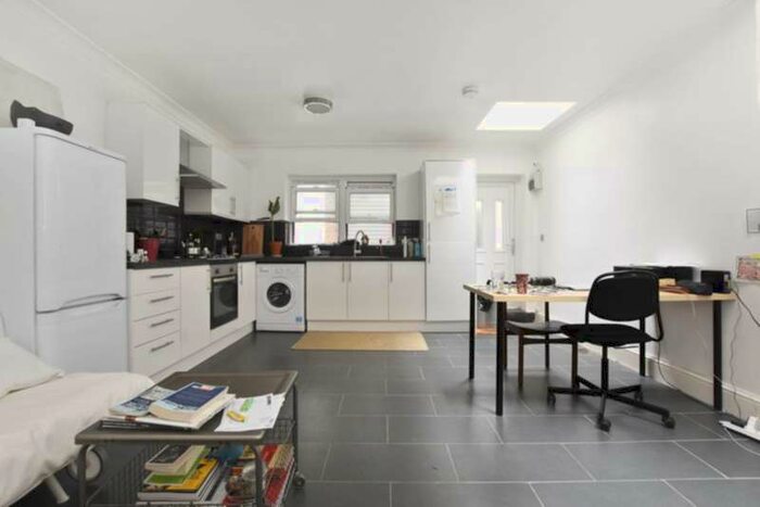 1 Bedroom Flat To Rent In Mare Street, Hackney, E8