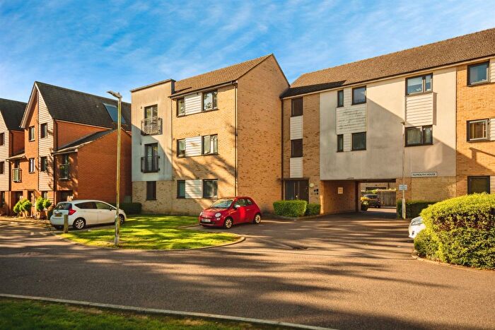 2 Bedroom Flat For Sale In Ruskin Grove, Maidstone, ME15