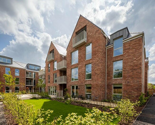 2 Bedroom Apartment To Rent In Wycombe Lane, HP10