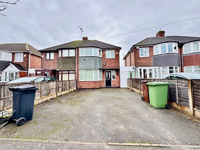 3 Bedroom Semi-Detached House To Rent In Jilcot Road, Solihull, B92