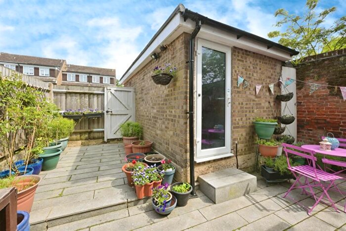 4 Bedroom Property To Rent In Park View, Hoddesdon, EN11