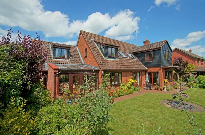 4 Bedroom Detached House For Sale In Gislingham Road, Finningham, Stowmarket, IP14