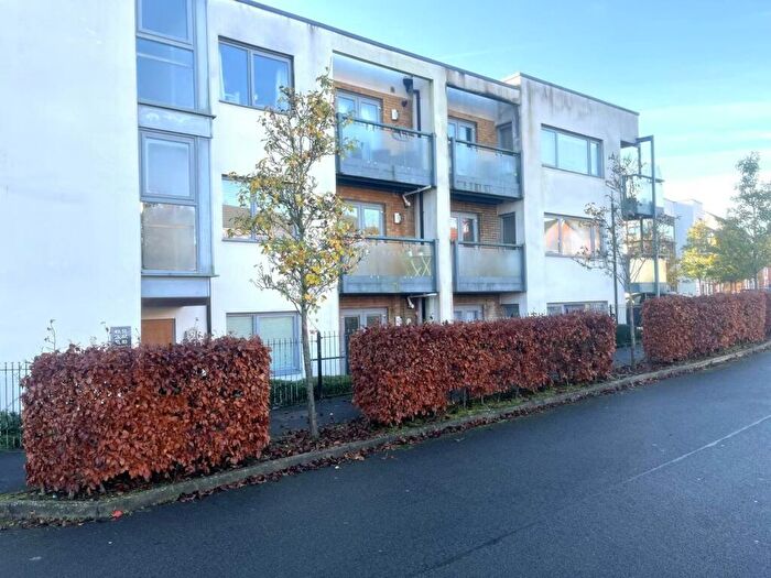 2 Bedroom Flat To Rent In Christie Lane, Salford, M7