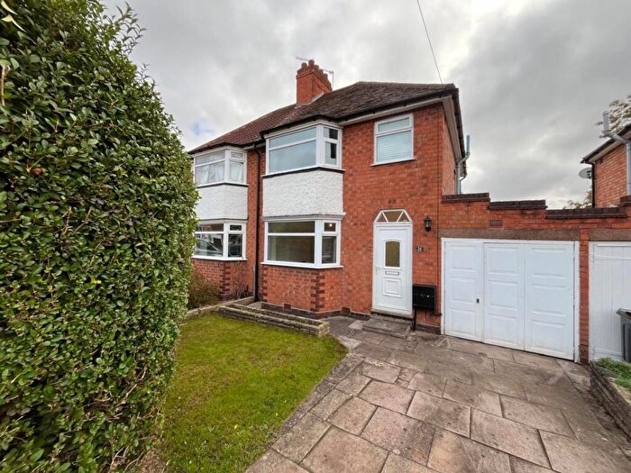 3 Bedroom Semi Detached House For Sale In Silverdale Road, Birmingham, B24